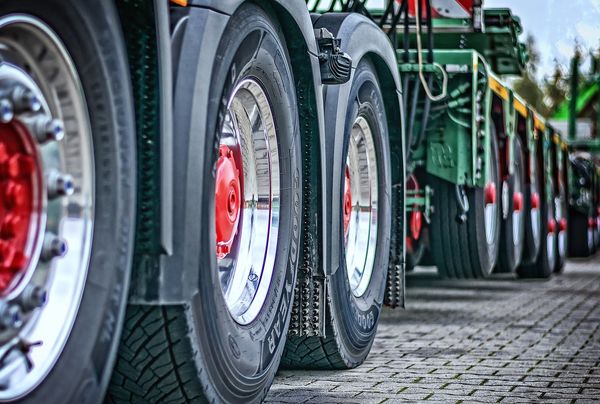 Wybór urządzeń do transportu ciągłego - co powinieneś wiedzieć?